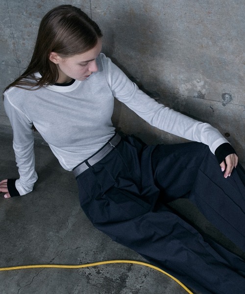 le ELMi（ルエルミ）の「Neck design sheer long tee / ダブルリブデザイン シアーロングTシャツ（Tシャツ/カットソー・レディース・チャコールグレー/ライトイエロー/オフホワイト/ブラック・FREE）」の17枚目の写真