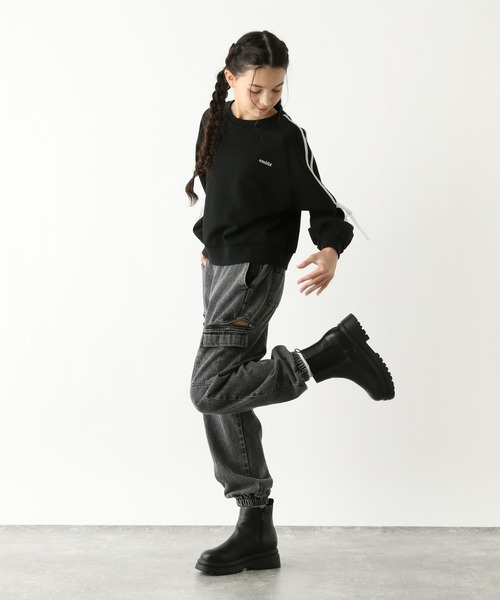 GLOBAL WORK（グローバルワーク）の「乾きやすいラインリボンスウェット/252067（スウェット・キッズ・オフホワイト/ブラック・130cm/140cm/150cm/160cm）」の4枚目の写真