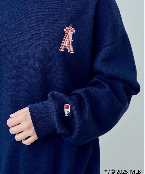 IEDIT(イディット)の「IEDIT オリジナルMLBデザイン ダークカラーでシックにきまる大人のゆるスウェット(スウェット・レディース・グレー/ブラック/ネイビー・LL/3L/M/L/S/4L)」の17枚目の写真