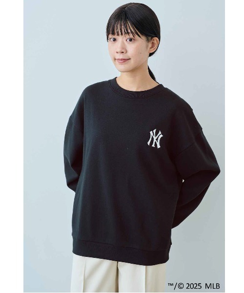 IEDIT(イディット)の「IEDIT オリジナルMLBデザイン ダークカラーでシックにきまる大人のゆるスウェット(スウェット・レディース・グレー/ブラック/ネイビー・LL/3L/M/L/S/4L)」の11枚目の写真