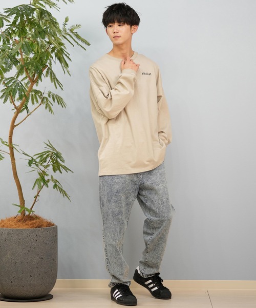 RVCA(ルーカ)の「RVCA/ルーカ ロンTee/長袖Tシャツ ボックスロゴ オーバーサイズ ユニセックス BF041-153(Tシャツ/カットソー・メンズ・ホワイト/ベージュ/ブラック・L/S/M)」の18枚目の写真