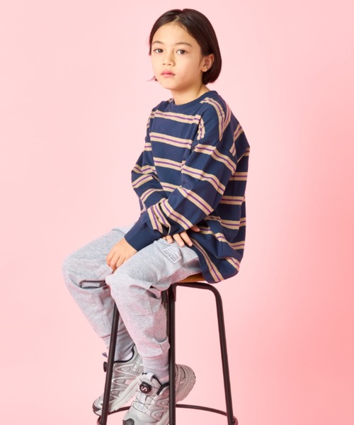 Auntie Rosa Holiday（アンティローザホリデー）の「オーバーサイズボーダーロンTEE（Tシャツ/カットソー・キッズ・ネイビー/ブラック/オフホワイト/チャコールグレー/ダークグリーン・130/140/150/160）」の17枚目の写真