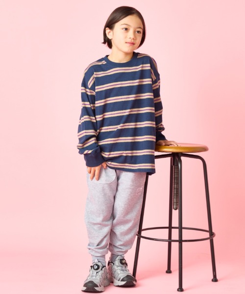 Auntie Rosa Holiday（アンティローザホリデー）の「オーバーサイズボーダーロンTEE（Tシャツ/カットソー・キッズ・ネイビー/ブラック/オフホワイト/チャコールグレー/ダークグリーン・130/140/150/160）」の18枚目の写真