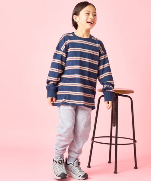 Auntie Rosa Holiday（アンティローザホリデー）の「オーバーサイズボーダーロンTEE（Tシャツ/カットソー・キッズ・ネイビー/ブラック/オフホワイト/チャコールグレー/ダークグリーン・130/140/150/160）」の19枚目の写真