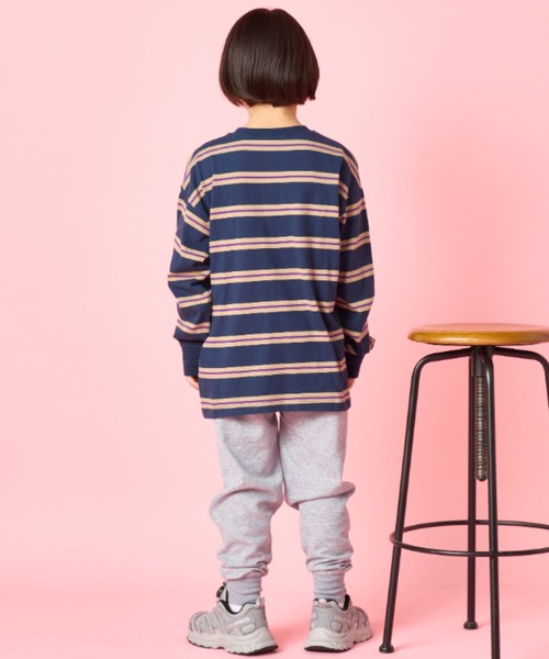 Auntie Rosa Holiday（アンティローザホリデー）の「オーバーサイズボーダーロンTEE（Tシャツ/カットソー・キッズ・ネイビー/ブラック/オフホワイト/チャコールグレー/ダークグリーン・130/140/150/160）」の21枚目の写真