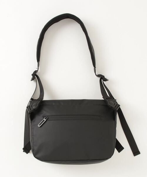 HIKA（ヒカ）の「【HIKA】TOWN メッセンジャーBAG（メッセンジャーバッグ・メンズ・ブラック・FREE）」の2枚目の写真