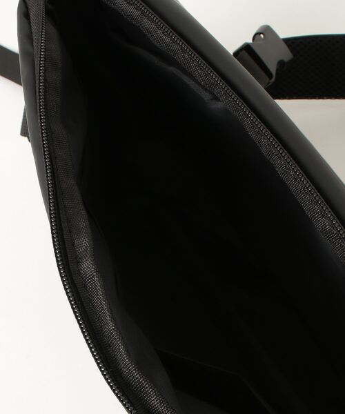HIKA（ヒカ）の「【HIKA】TOWN メッセンジャーBAG（メッセンジャーバッグ・メンズ・ブラック・FREE）」の4枚目の写真