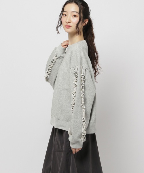 niko and（ニコアンド）の「袖フリルメランジプルオーバー