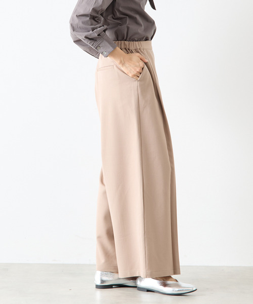 LOGEMENT DE CLAIRE(ロジュモンドクレール)の「タックワイドパンツ(その他パンツ・レディース・ネイビー/ブラック/ベージュ・3/2)」の6枚目の写真