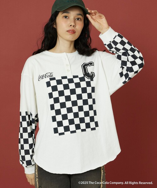 Freada（フリーダ）の「Freada/フリーダ Coca-Cola/コカ・コーラ ヘンリーネックTシャツ（Tシャツ/カットソー・レディース・ライトグレー/オフホワイト・ﾌﾘ-）」の11枚目の写真