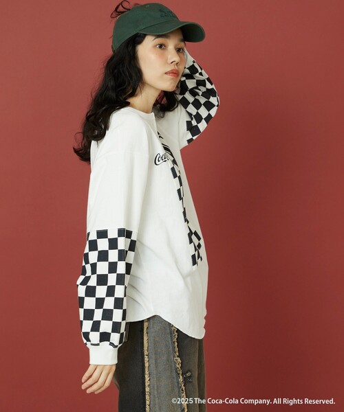 Freada（フリーダ）の「Freada/フリーダ Coca-Cola/コカ・コーラ ヘンリーネックTシャツ（Tシャツ/カットソー・レディース・ライトグレー/オフホワイト・ﾌﾘ-）」の13枚目の写真