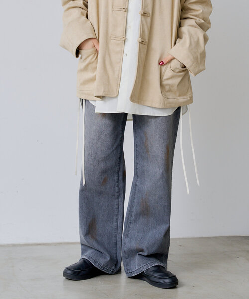 WHIMSIC（ウィムジック）の「【UNISEX/2サイズ展開】ダートプロセシングデニムパンツ（デニムパンツ・レディース・チャコールグレー/ブルー・1/2）」の13枚目の写真