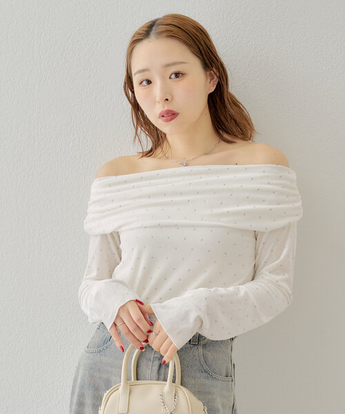 Chico(チコ)の「ドットベロアオフショルトップス(Tシャツ/カットソー・レディース・アイボリー/ブラック・FREE)」の3枚目の写真