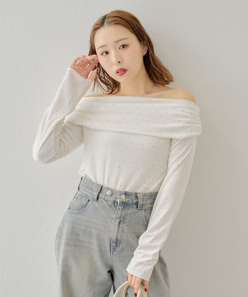 Chico(チコ)の「ドットベロアオフショルトップス(Tシャツ/カットソー・レディース・アイボリー/ブラック・FREE)」の7枚目の写真