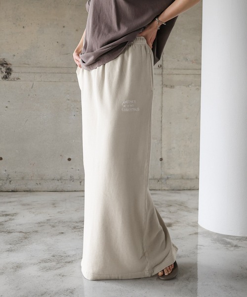 ANME（アンメ）の「ピグメント加工ANMEエンブロイダリーロゴスウェットタイトスカート（スカート・レディース・ブラック/ベージュ/ネイビー・M/L）」の2枚目の写真