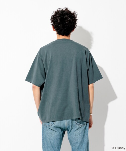 FREAK'S STORE（フリークスストア）の「DISNEY/ディズニー/『ファンタジア』/魔法/ミッキーマウス/フロッキープリント クルーネックTシャツ/リラックスフィット（Tシャツ/カットソー・メンズ・ブラック/グリーン/ホワイト・LARGE/MEDIUM）」の6枚目の写真