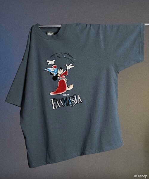 FREAK'S STORE（フリークスストア）の「DISNEY/ディズニー/『ファンタジア』/魔法/ミッキーマウス/フロッキープリント クルーネックTシャツ/リラックスフィット（Tシャツ/カットソー・メンズ・ブラック/グリーン/ホワイト・LARGE/MEDIUM）」の9枚目の写真