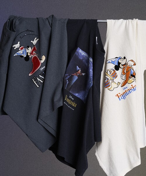 FREAK'S STORE（フリークスストア）の「DISNEY/ディズニー/『ファンタジア』/魔法/ミッキーマウス/フロッキープリント クルーネックTシャツ/リラックスフィット（Tシャツ/カットソー・メンズ・ブラック/グリーン/ホワイト・LARGE/MEDIUM）」の10枚目の写真