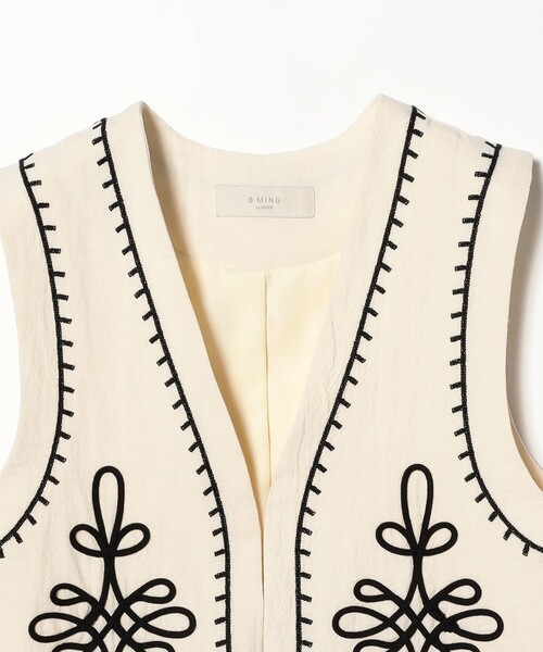 B:MING by BEAMS（ビーミングバイビームス）の「コード 刺繍 ベスト（ベスト・レディース・ホワイト系その他5/ブラック・ONE SIZE）」の4枚目の写真