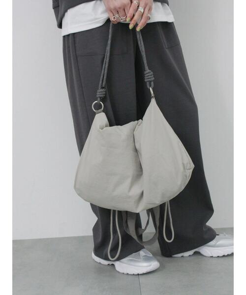 Samansa Mos2 blue（サマンサモスモスブルー）の「2WAY配色ナイロントート（ハンドバッグ・レディース・パープル/グレー/ブラック・F）」の15枚目の写真