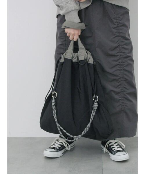 Samansa Mos2 blue（サマンサモスモスブルー）の「2WAY配色ナイロントート（ハンドバッグ・レディース・パープル/グレー/ブラック・F）」の22枚目の写真