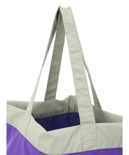 Samansa Mos2 blue（サマンサモスモスブルー）の「2WAY配色ナイロントート（ハンドバッグ・レディース・パープル/グレー/ブラック・F）」の7枚目の写真