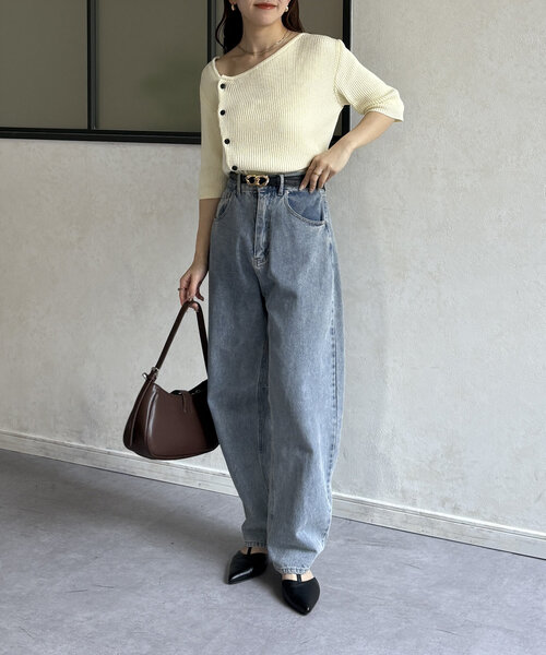 Thevon(ゼボン)の「アシメネックボタンデザイン5分袖ニット(ニット/セーター・レディース・ブルー/グレー/ブラック/アイボリー・FREE)」の10枚目の写真