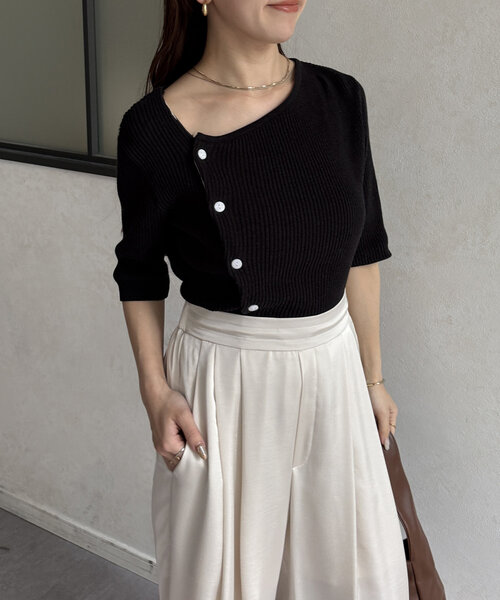 Thevon(ゼボン)の「アシメネックボタンデザイン5分袖ニット(ニット/セーター・レディース・ブルー/グレー/ブラック/アイボリー・FREE)」の16枚目の写真