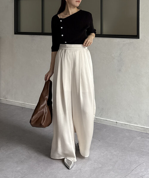 Thevon(ゼボン)の「アシメネックボタンデザイン5分袖ニット(ニット/セーター・レディース・ブルー/グレー/ブラック/アイボリー・FREE)」の20枚目の写真