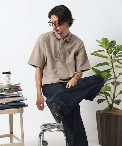FFEIN（フェイン）の「【FFEIN（フェイン）】襟ライン刺繍ポロシャツ/ 短丈 鹿の子 Tシャツ 半袖 ワンポイント（ポロシャツ・メンズ・オフホワイト/ブラック/サンドベージュ/ネイビー・SMALL/MEDIUM/LARGE）」の10枚目の写真