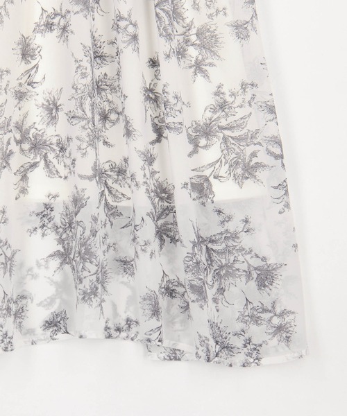 NICOLE CLUB（ニコル　クラブ）の「花柄ケープワンピース（ワンピース・レディース・オフホワイト/グレー・MEDIUM）」の9枚目の写真