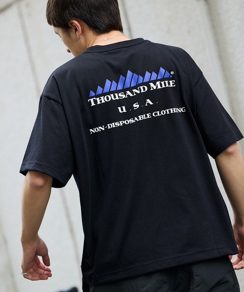 THOUSAND MILE(サウザンドマイル)の「THOUSAND MILE/サウザンドマイル SHORT SLEEVE PRINT TEE LOGO Tシャツ(Tシャツ/カットソー・メンズ・ブラック・L/M/S)」の17枚目の写真