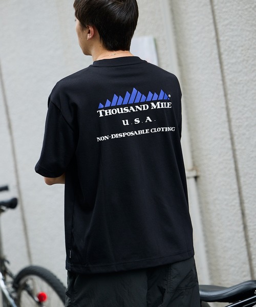 THOUSAND MILE(サウザンドマイル)の「THOUSAND MILE/サウザンドマイル SHORT SLEEVE PRINT TEE LOGO Tシャツ(Tシャツ/カットソー・メンズ・ブラック・L/M/S)」の16枚目の写真