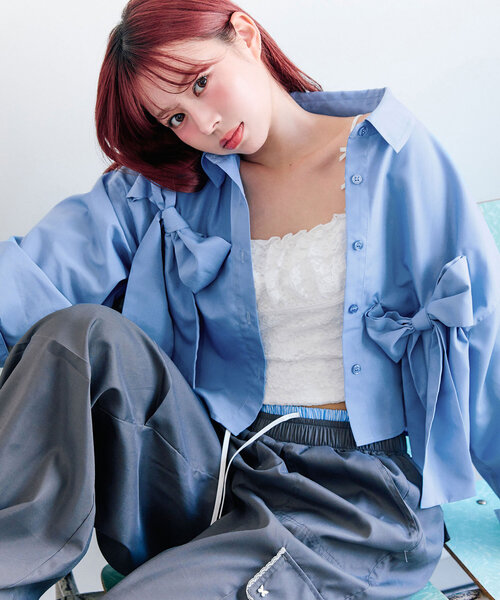 OLIVE des OLIVE（オリーブデオリーブ）の「リボンリボンクロップドシャツ（シャツ/ブラウス・レディース・ブラック/レッド/オフホワイト/ブルー・FREE）」の15枚目の写真