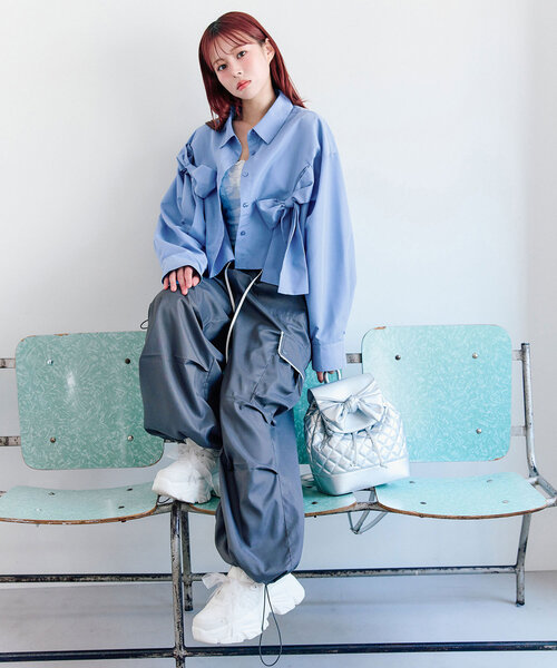 OLIVE des OLIVE（オリーブデオリーブ）の「リボンリボンクロップドシャツ（シャツ/ブラウス・レディース・ブラック/レッド/オフホワイト/ブルー・FREE）」の16枚目の写真