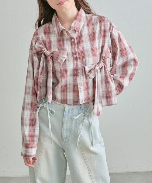 OLIVE des OLIVE（オリーブデオリーブ）の「リボンリボンクロップドシャツ（シャツ/ブラウス・レディース・ブラック/レッド/オフホワイト/ブルー・FREE）」の18枚目の写真