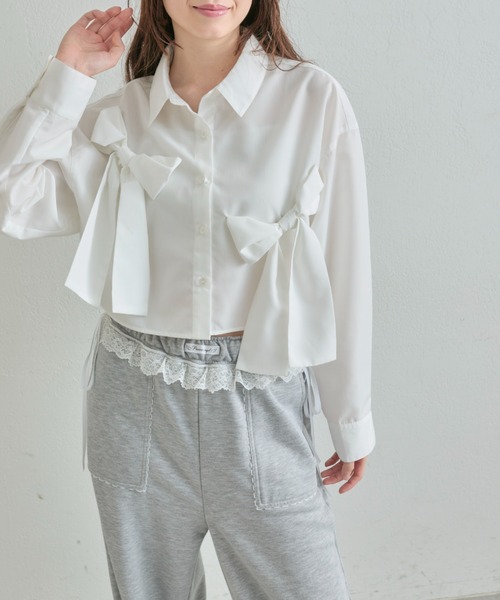 OLIVE des OLIVE（オリーブデオリーブ）の「リボンリボンクロップドシャツ（シャツ/ブラウス・レディース・ブラック/レッド/オフホワイト/ブルー・FREE）」の20枚目の写真
