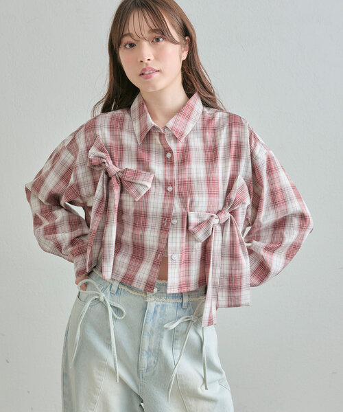 OLIVE des OLIVE（オリーブデオリーブ）の「リボンリボンクロップドシャツ（シャツ/ブラウス・レディース・ブラック/レッド/オフホワイト/ブルー・FREE）」の22枚目の写真