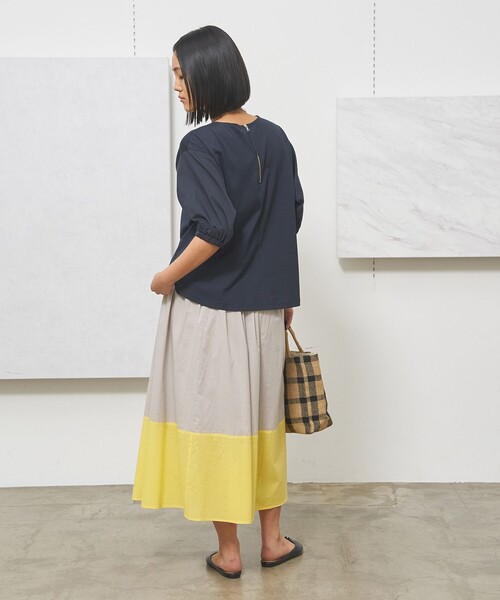 J.PRESS YORK STREET(ジェイプレスヨークストリート)の「【WOMEN】ツイストスリーブジャージ プルオーバー(Tシャツ/カットソー・レディース・ホワイト系/ライトグリーン系/ネイビー系/ピーコックグリーン系・F)」の7枚目の写真
