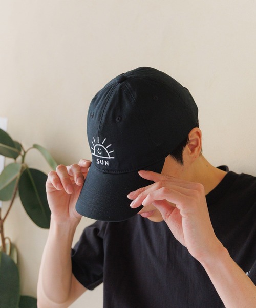 ALAND（エーランド）の「【UNISEX】ALAND×INAPSQUARE／刺繍CAP（キャップ・レディース・ブラック/ホワイト/ブルー・FREE）」の13枚目の写真