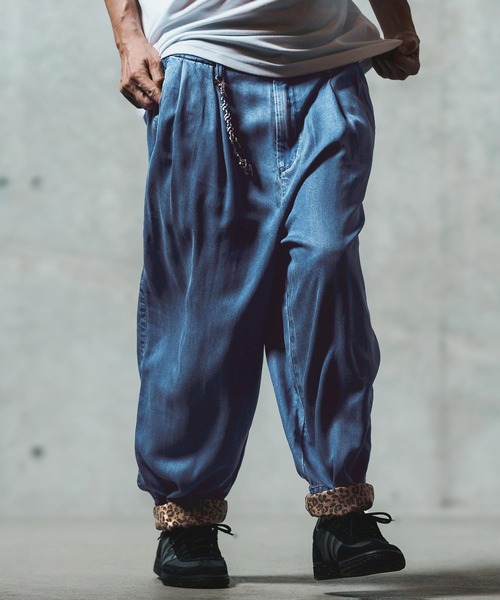 GLIMCLAP（グリムクラップ）の「mp13556-Color scheme design & balloon silhouette pants-light ounce denim-  デニムパンツ（デニムパンツ・メンズ・インディゴブルー・S/M/L）」の5枚目の写真