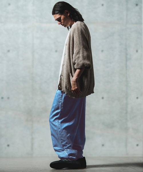 GLIMCLAP（グリムクラップ）の「mp13556-Color scheme design & balloon silhouette pants-light ounce denim-  デニムパンツ（デニムパンツ・メンズ・インディゴブルー・S/M/L）」の9枚目の写真