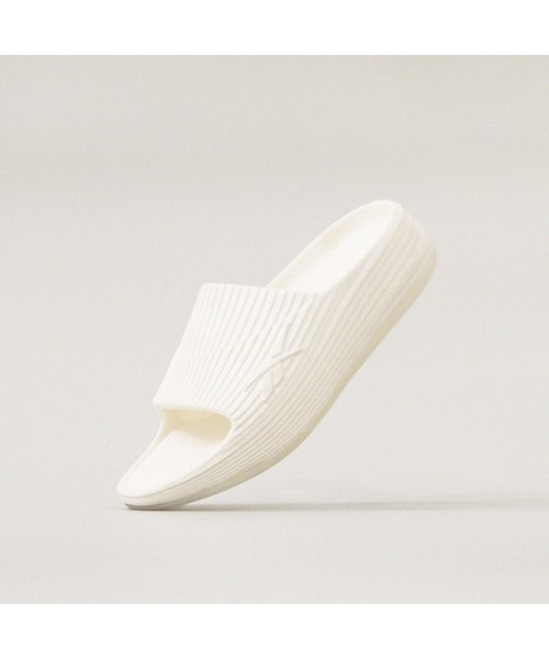 Reebok（リーボック）の「DMX リカバリー スライド / DMX RECOVERY SLIDE（サンダル・メンズ・アクア/アイボリー/ブラック/イエロー・25.0cm/23.5cm/23.0cm/30.0cm/29.0cm/28.0cm/27.0cm/26.0cm/24.0cm）」の6枚目の写真