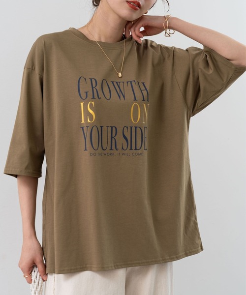 refinedworks(リファインドワークス)の「【refinedworks】箔プリント の ロゴ が今年らしい Tシャツ(Tシャツ/カットソー・レディース・ホワイト/ブラック/カーキ・FREE)」の1枚目の写真
