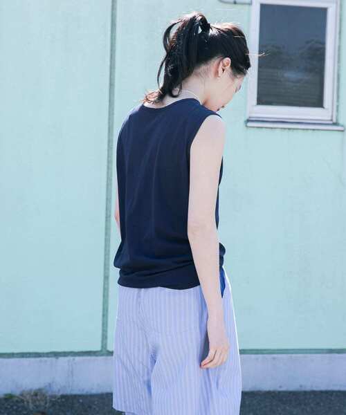 URBAN RESEARCH（アーバンリサーチ）の「new basic　ドライツイストノースリーブカットソー（Tシャツ/カットソー・レディース・ホワイト/ブラック/ネイビー・FREE）」の10枚目の写真