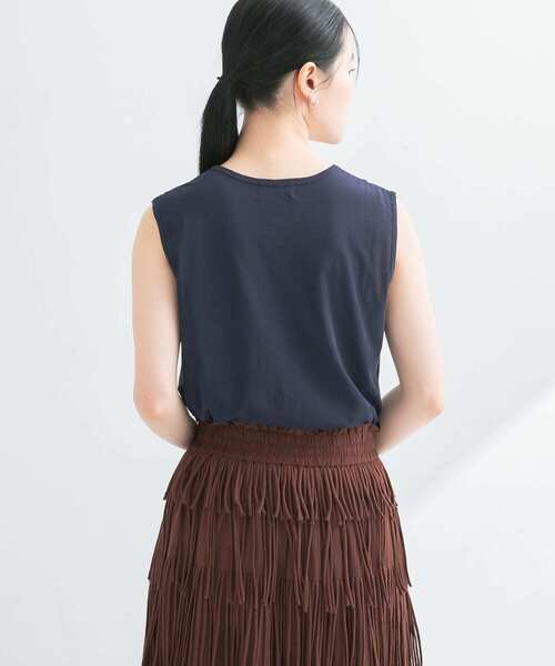 URBAN RESEARCH（アーバンリサーチ）の「new basic　ドライツイストノースリーブカットソー（Tシャツ/カットソー・レディース・ホワイト/ブラック/ネイビー・FREE）」の15枚目の写真