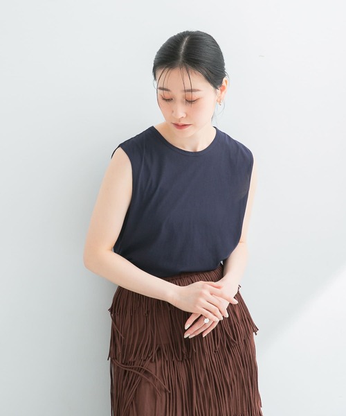 URBAN RESEARCH（アーバンリサーチ）の「new basic　ドライツイストノースリーブカットソー（Tシャツ/カットソー・レディース・ホワイト/ブラック/ネイビー・FREE）」の22枚目の写真