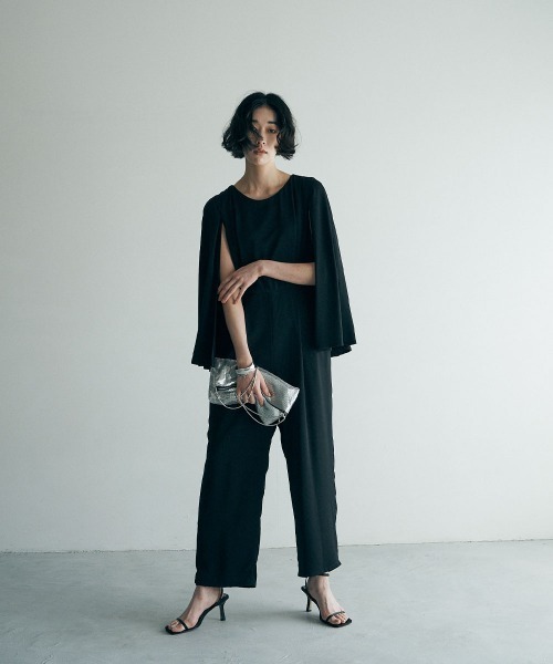 marjour（マージュール）の「MANTLE PANTS DRESS（サロペット/オーバーオール・レディース・ネイビー/ブラック・M/L）」の2枚目の写真