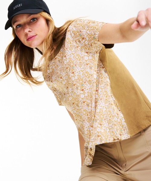 AIGLE(エーグル)の「リバティプリント 半袖Tシャツ(Tシャツ/カットソー・レディース・ブルー/キャメル/レッド・L/M/XS/S)」の1枚目の写真