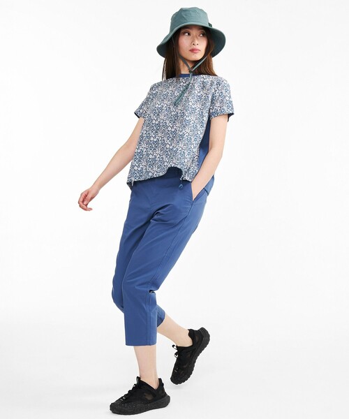 AIGLE(エーグル)の「リバティプリント 半袖Tシャツ(Tシャツ/カットソー・レディース・ブルー/キャメル/レッド・L/M/XS/S)」の4枚目の写真